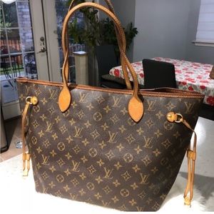 Louis Vuitton MM Neverfull